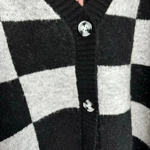 Industry black white checkered button front cardigan sweater size small M17 - Picture 3 of 6